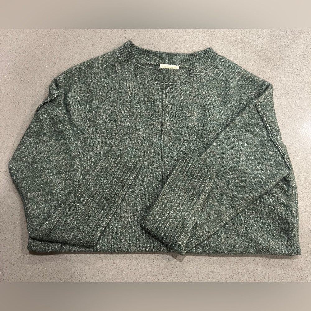 Legendary Outfitters- Women’s Green Knit Sweater Sz XS